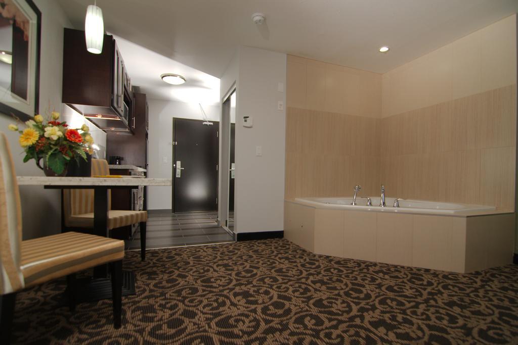 Paradise Inn And Suites Redwater Eksteriør billede