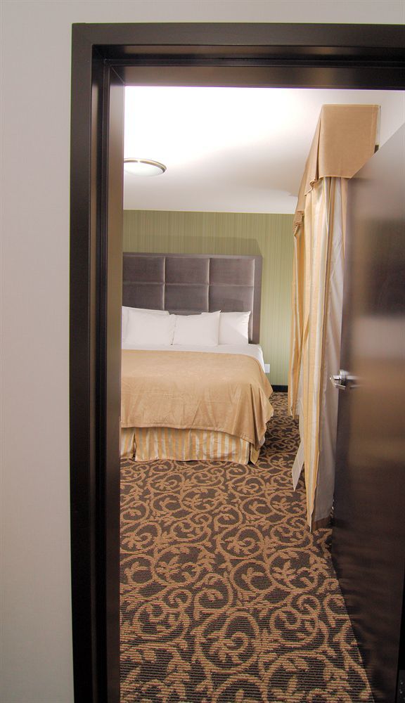 Paradise Inn And Suites Redwater Eksteriør billede