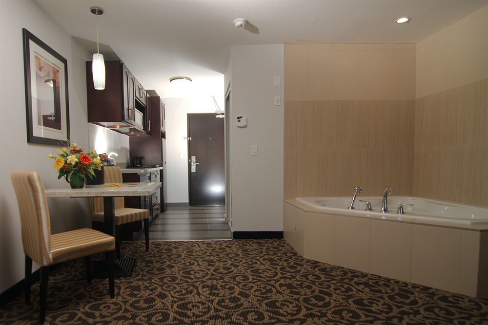 Paradise Inn And Suites Redwater Eksteriør billede