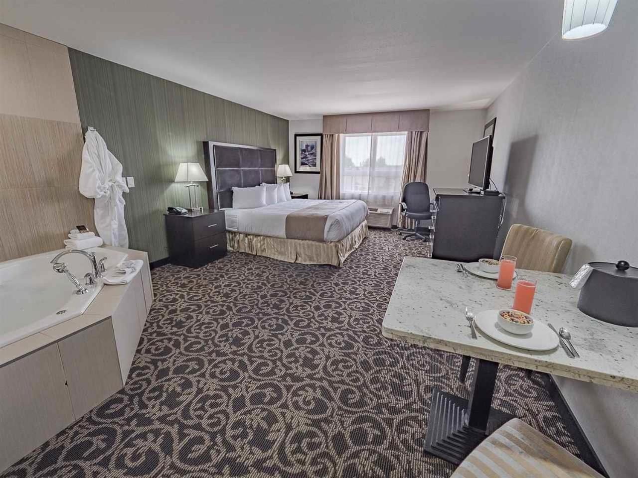 Paradise Inn And Suites Redwater Eksteriør billede